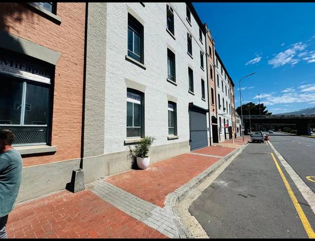 BUSINESS PROPERTY TO RENT IN WOODSTOCK
